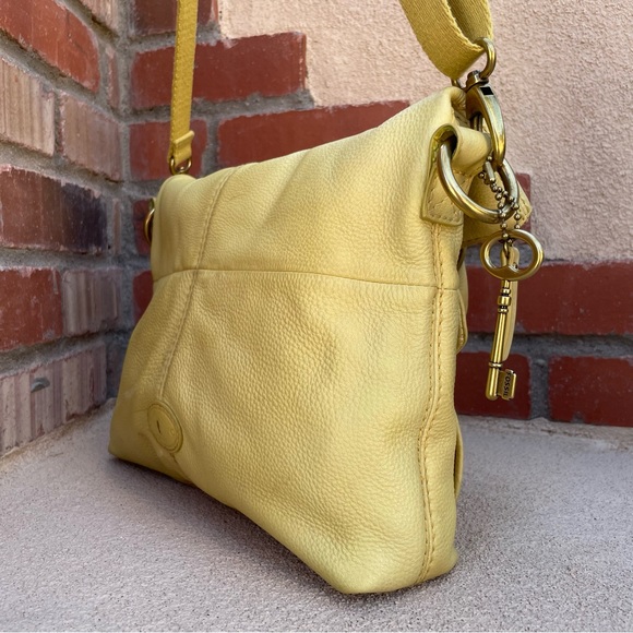 Fossil💛Genuine Leather Modern Cargo Foldover Crossbody Bag in Butter Yellow - Picture 8 of 15